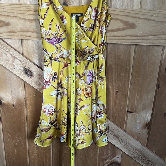 Express Women's Yellow Floral Wrap Tie Romper Size Small Spaghetti Strap Pockets - Picture 11 of 15